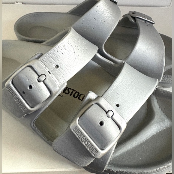 🩶BIRKENSTOCK ARIZONA Metallic Silver Sandals with Buckle Straps Size US6🩶 - Picture 6 of 14